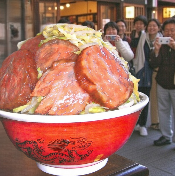 巨大なラーメンの模型製作・立体看板・3D看板・テーマパーク・観光施設・店舗装飾・インスタ映え・展示造形・巨大食品サンプル